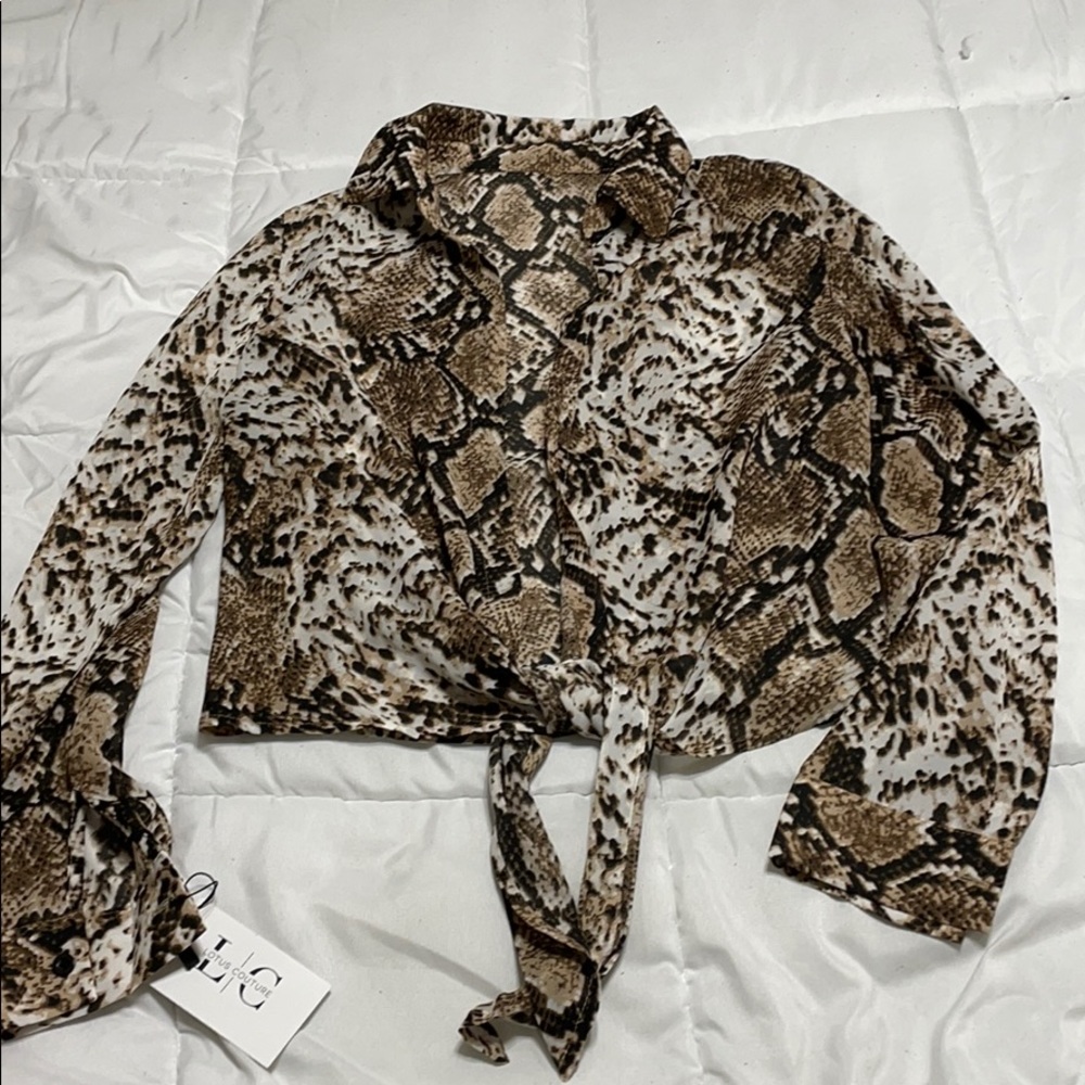 Snake print top
